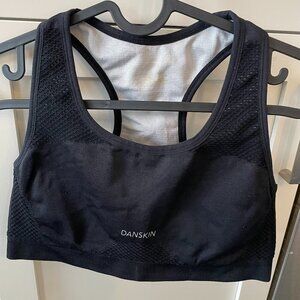 Danskin Activewear Racerback Key Hole Back Close Sports Shelf Bra Black Sz L